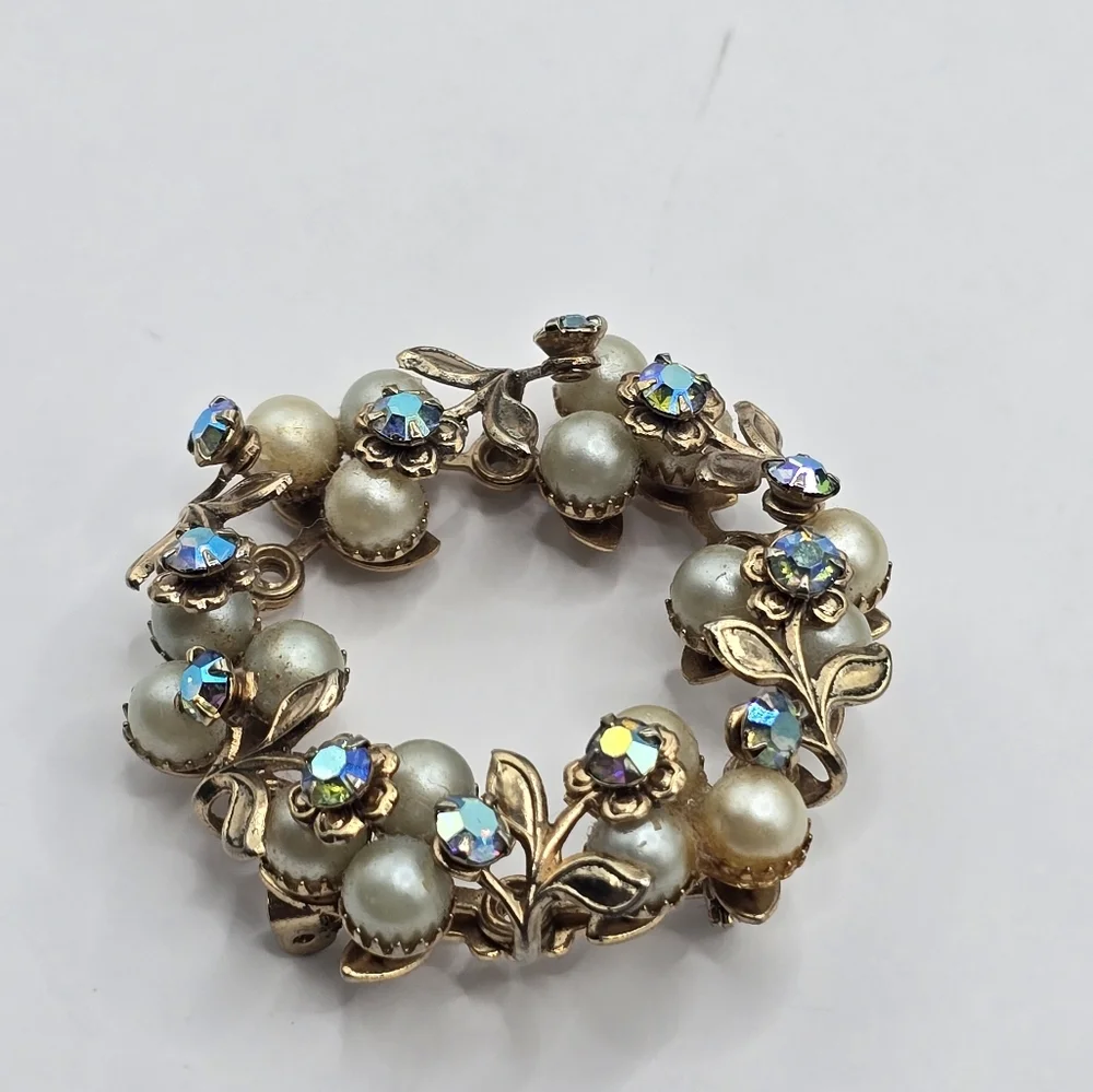 Faux Pearl & Aurora Borealis 60s Circle Gold Tone Floral Wreath Brooch